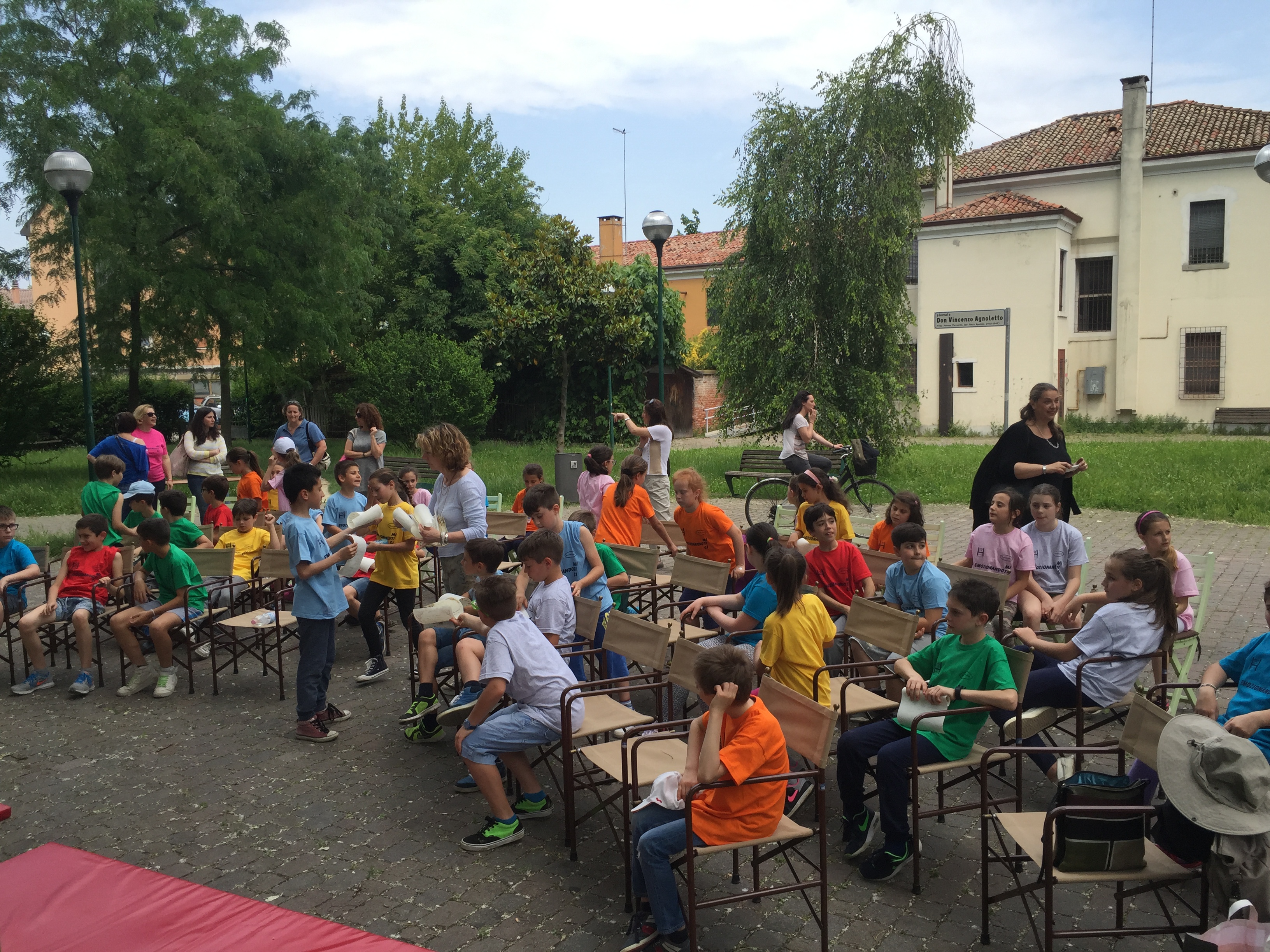 alunni e genitori all'incontro